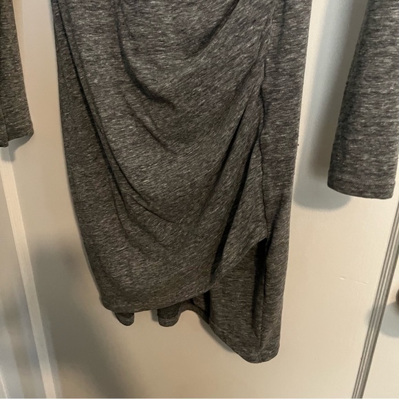 Leith Ruched Dress - Picture 3 of 4